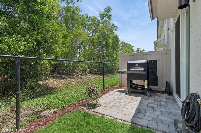 Building Photo - 3901 SE Mentmore Ln