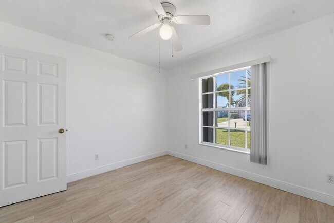 Building Photo - 1309 SW 29th St