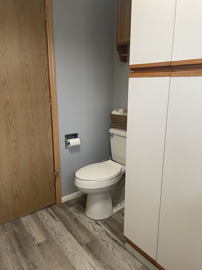 Building Photo - 580 Clarence