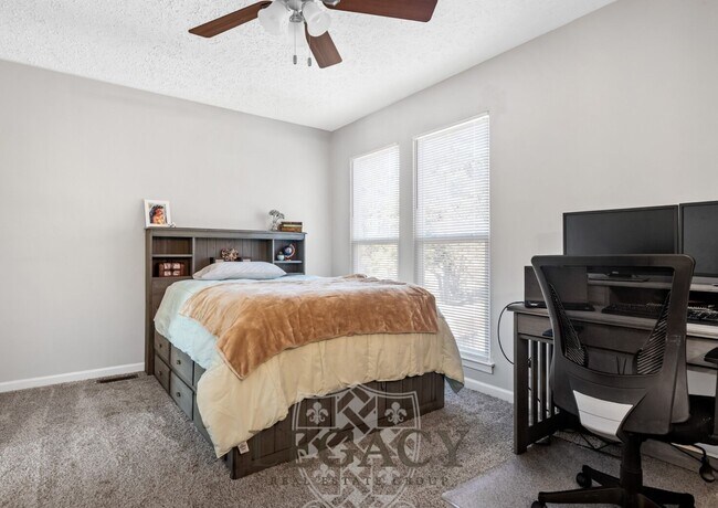 Building Photo - 748 Lake Terrace Dr