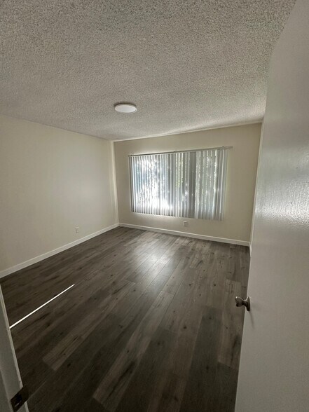 Building Photo - 8024 Owensmouth Ave