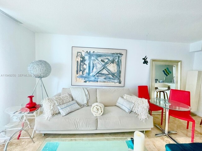 Building Photo - 2101 Brickell Ave