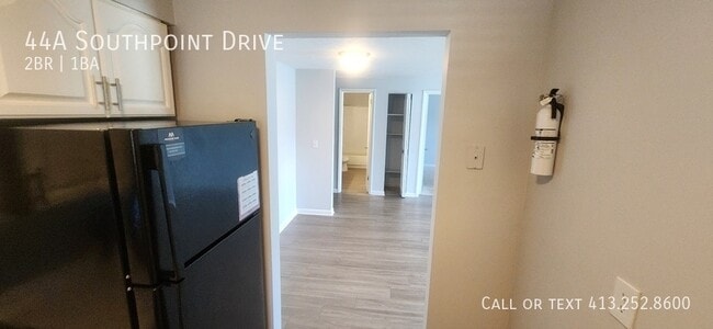 Building Photo - 44 Southpoint Dr