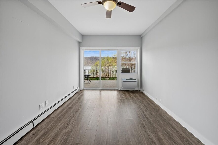 Building Photo - 727 Warburton Ave