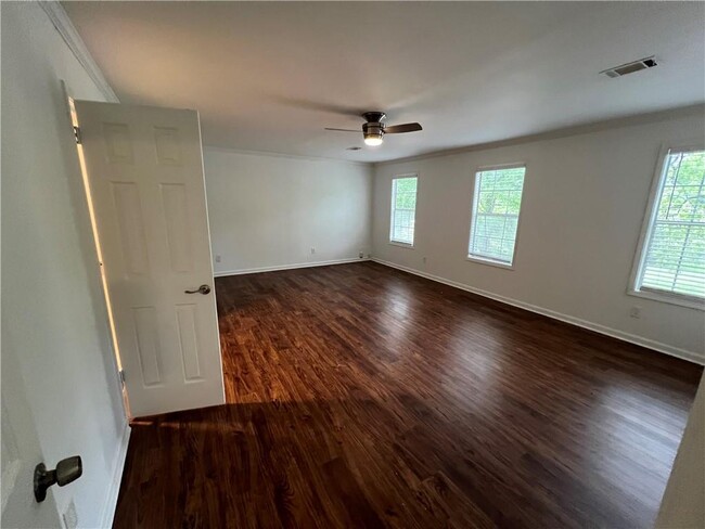 Building Photo - 571 Aberdeen Dr