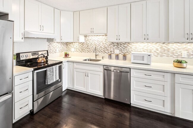 Building Photo - Remodeled One Bedroom One Bath at Villa on...