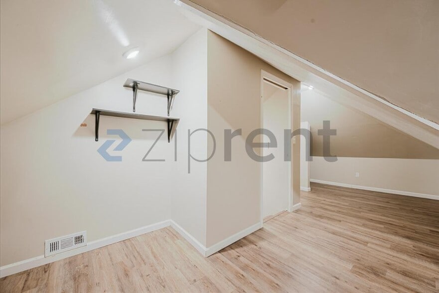 Building Photo - 593 W 1020 S