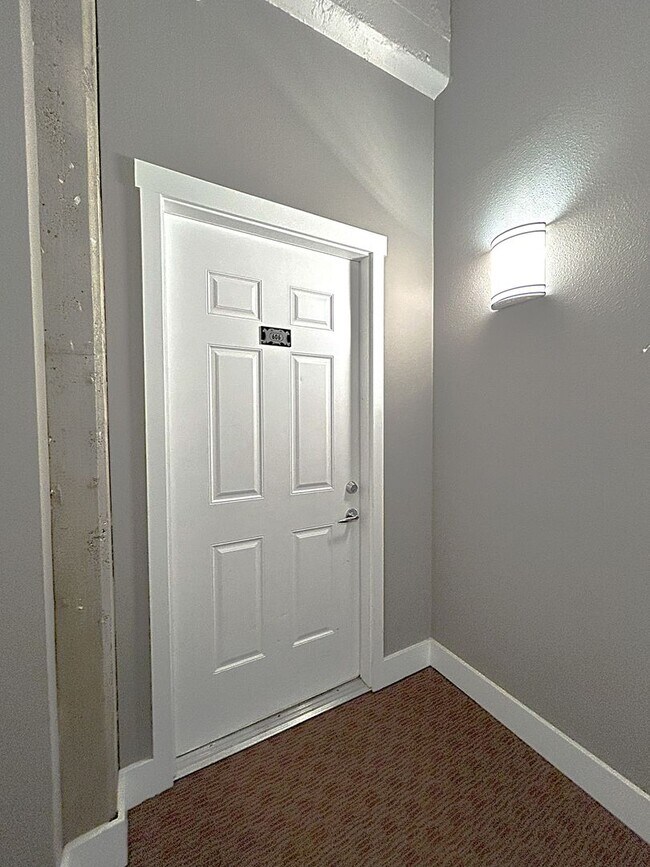 Building Photo - Perkins Building One Bedroom w/ Dedicated ...