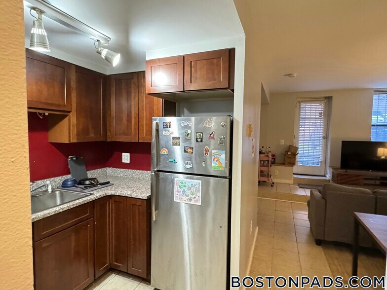 Building Photo - 28 Symphony Rd