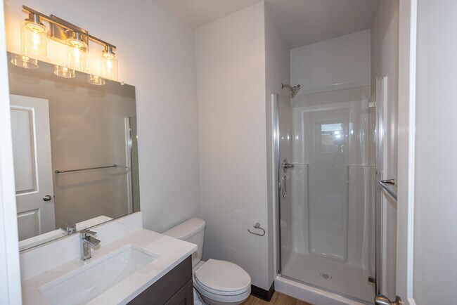 Building Photo - Brand New! - 2 Bedr in Gated Community - 6 WEEKS FREE & xfinity Internet