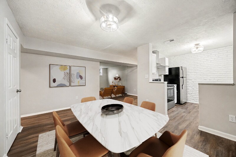 Building Photo - 562 Glenwood Ave