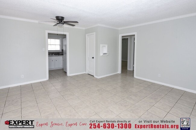 Building Photo - Newly Renovated 2BR/1BA Home with Spacious Backyard