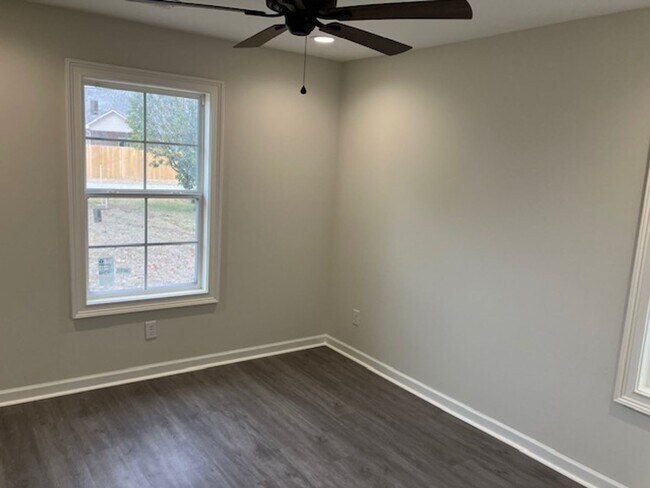 Building Photo - 6 Autumn Ridge