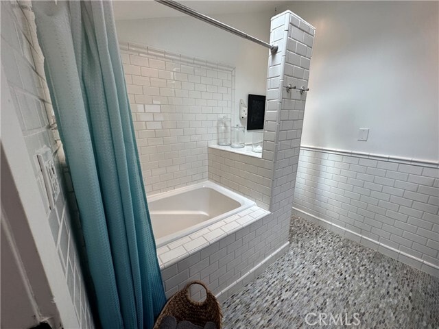 Building Photo - 563 Cress St