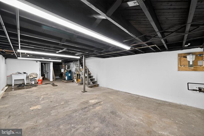 Building Photo - 990 Mt Rose Ave