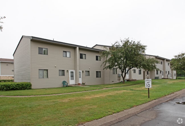 Primary Photo - Sahlman Townhouses West