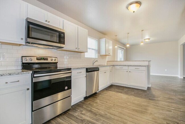 Building Photo - 1638 Garfield