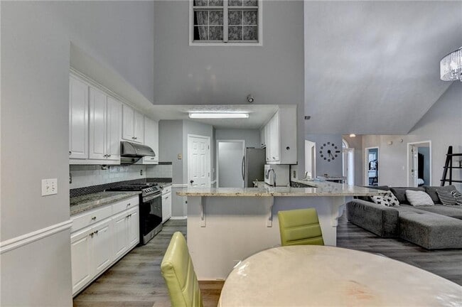 Building Photo - 235 Ruby Forest Pkwy