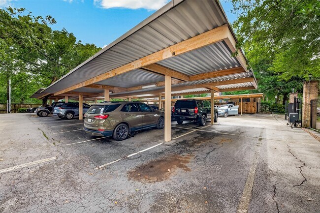 Building Photo - 4515 Briar Hollow Pl