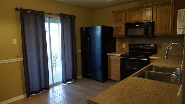 Building Photo - 2603 John Porter Dr