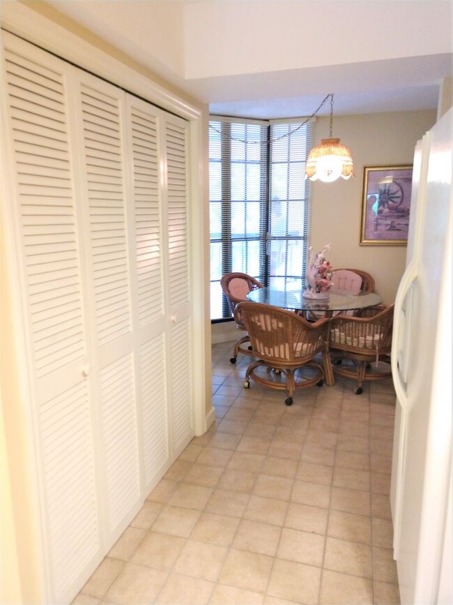 Building Photo - Annual Furnished 2nd Floor Condo located a...