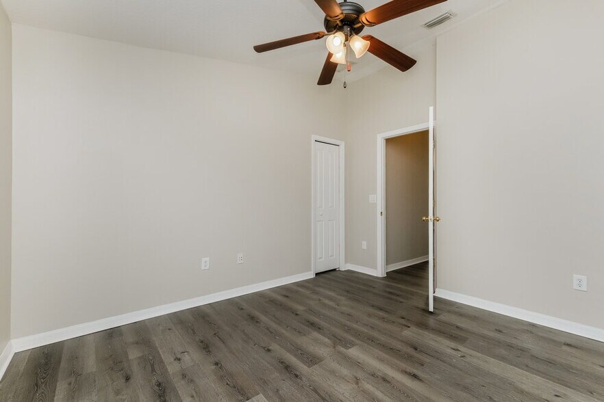 Building Photo - 6613 Cambridge Park Dr