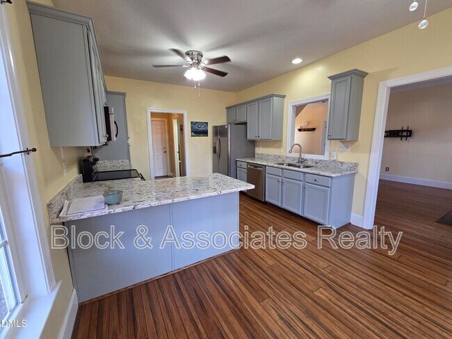 Building Photo - 143 Rawhide Dr