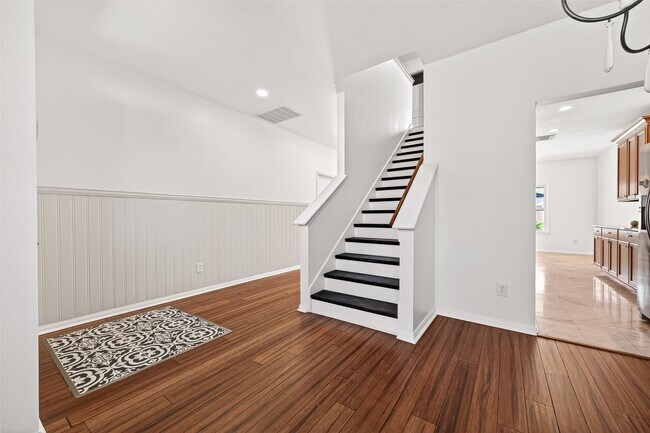 Building Photo - 16535 Oat Mill Dr