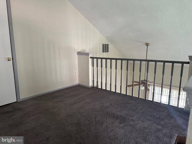 Building Photo - 128 Andover Pl