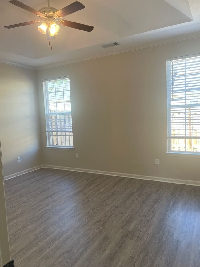 Building Photo - Beautiful Townhome Across Street From Jones Creek Golf Club