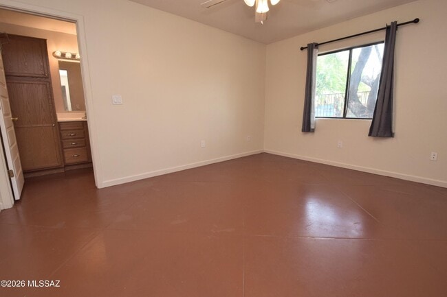 Building Photo - 203 S Cherry Ave