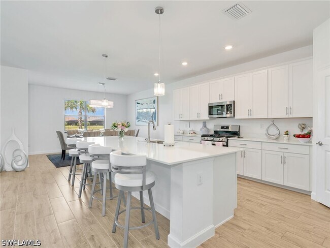 Building Photo - 18278 Ridgeline Dr
