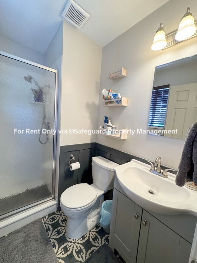 Building Photo - Wonderful Draper East Bench Home with Gorgeous Valley Views