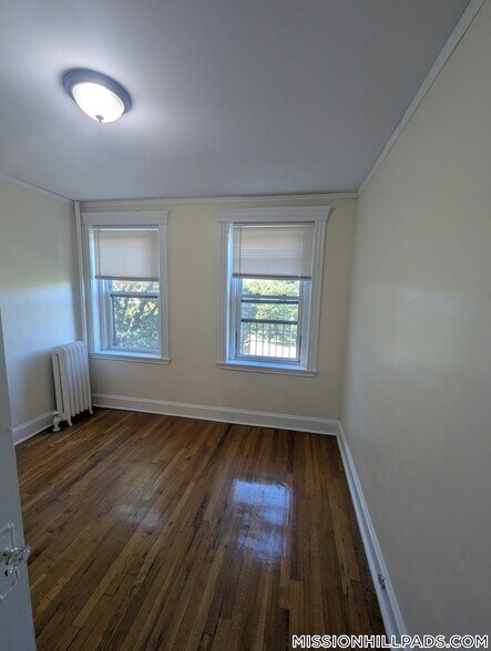 Building Photo - 360 Riverway