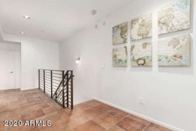 Building Photo - Apply Here www.realty480pm.appfolio.com/listings