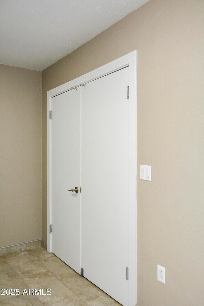 Building Photo - 14801 N Agua Fria Dr