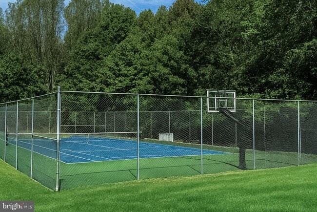 Building Photo - 10747 Riverscape Run