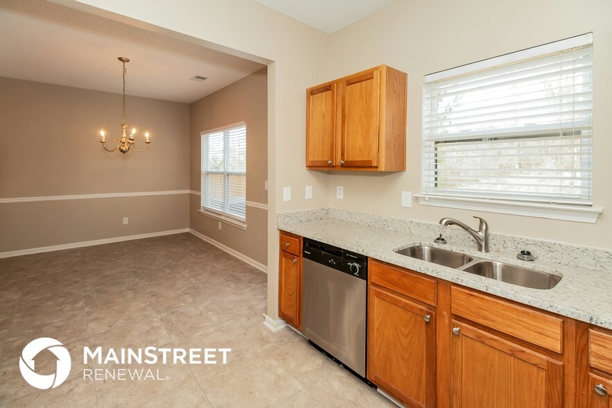 Building Photo - 2413 Hackamore Dr