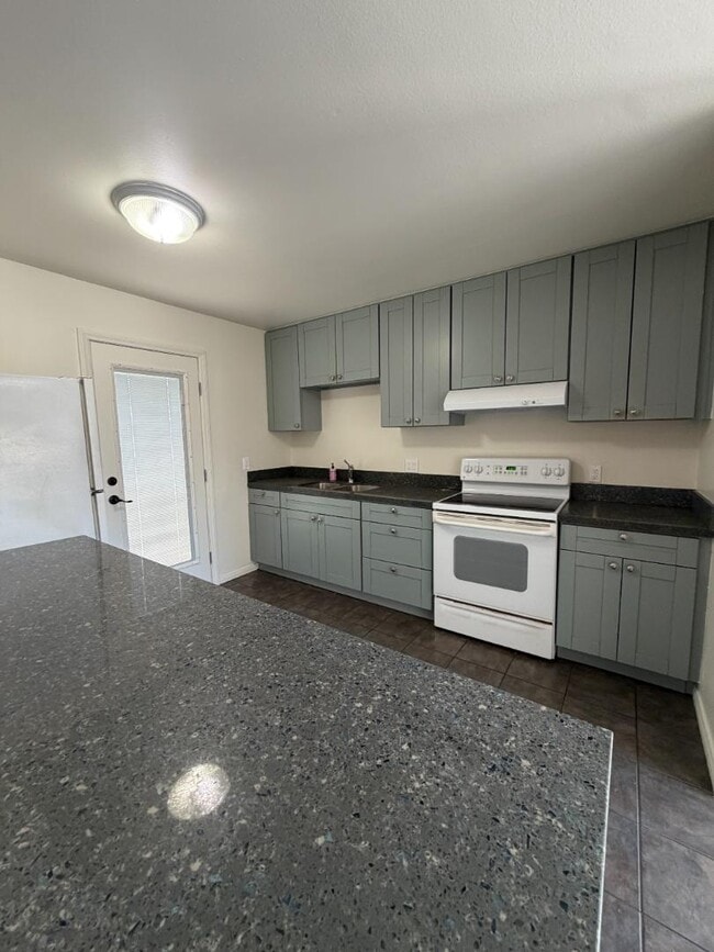 Building Photo - 8209 Jema Way