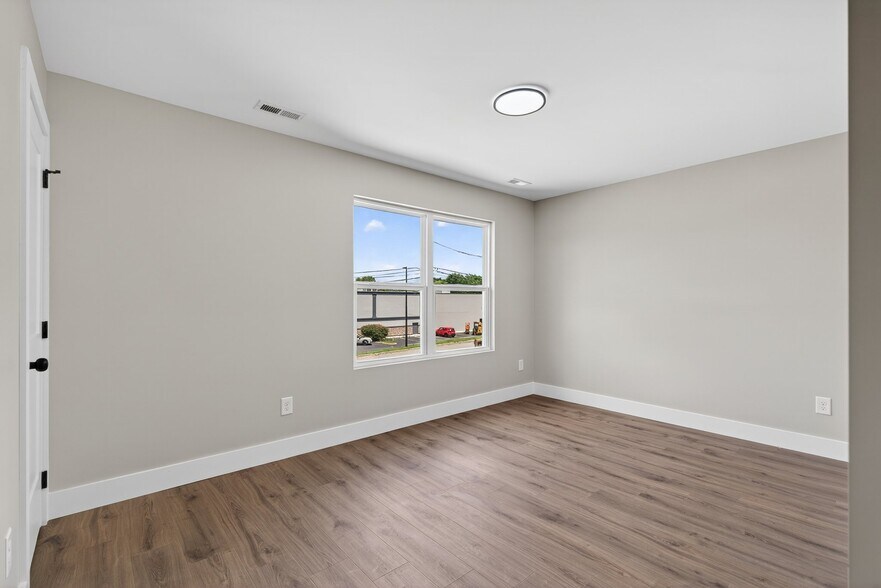 Building Photo - 5211 Camelia Rd