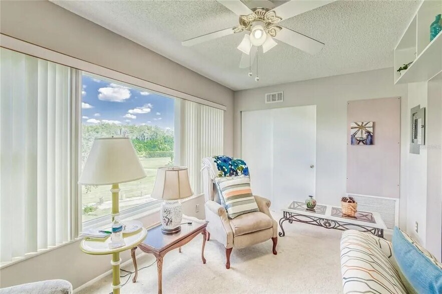 Florida room [Unit is unfurnished] - 2460 Franciscan Dr