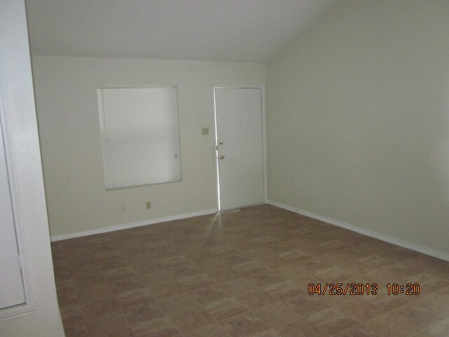 Building Photo - 5515 Lochmoor