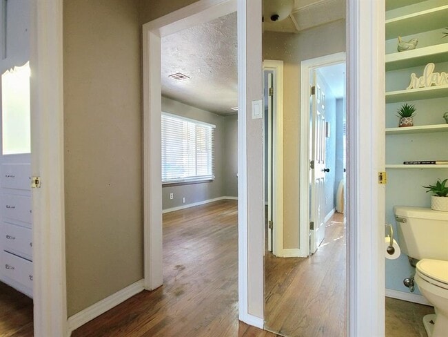 Building Photo - 3512 N Holman Ct