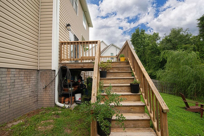 Building Photo - 609 Riva Ridge Rd