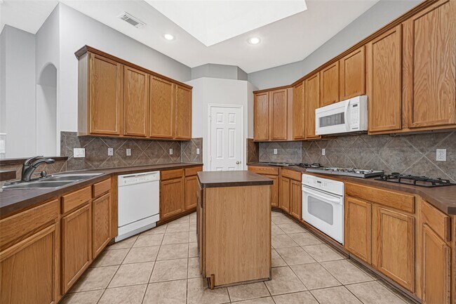 Building Photo - 2311 Falcon Knoll Ln