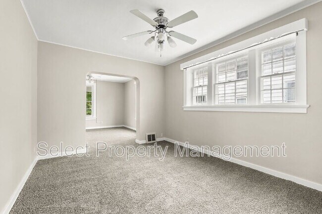 Building Photo - 3712 S Anthony Blvd