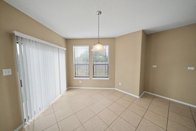 Building Photo - Spacious Live Oak Home Backing to a Greenbelt - Realtor Commission: $500