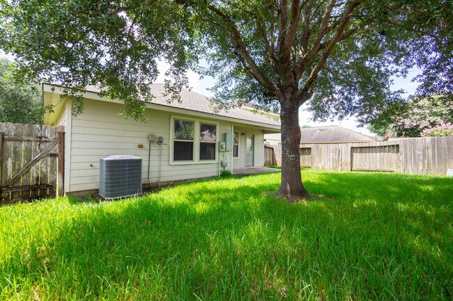 Building Photo - 11219 Overland Trail Dr