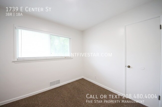 Building Photo - 1739 E Center St