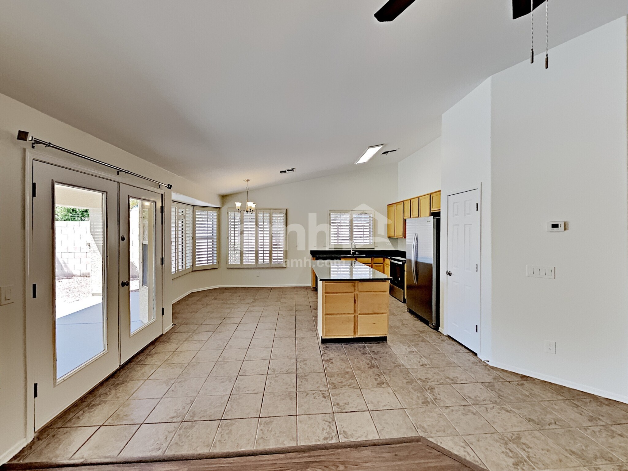 Building Photo - 12729 W Earll Dr